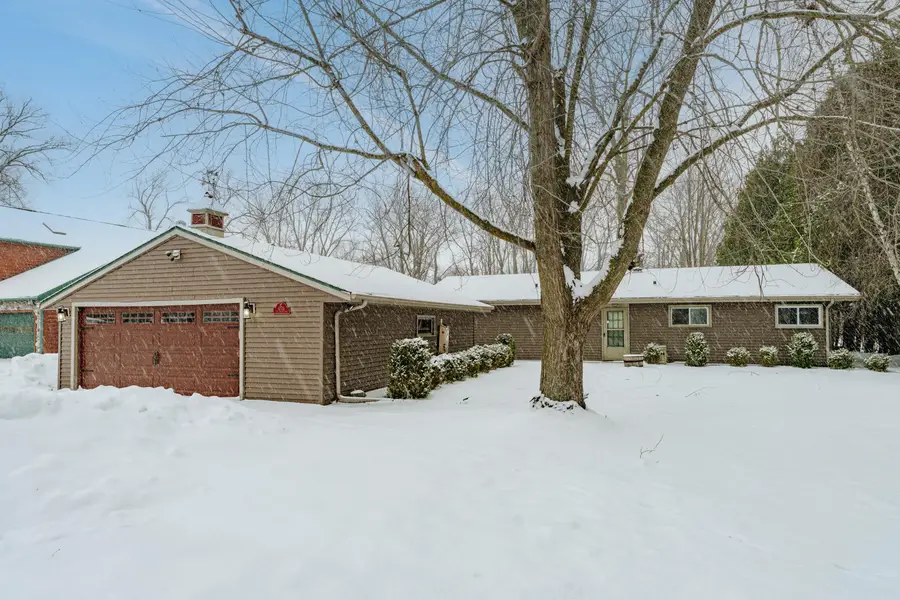 6770 Lee Harbor Ln, Black Wolf, WI 54902 - Image #2