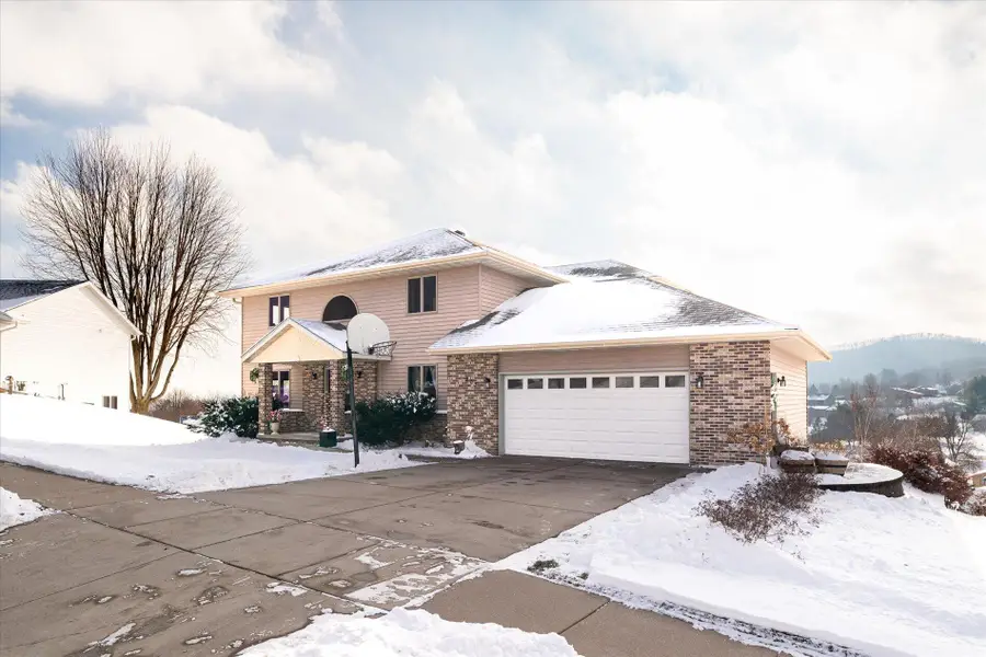 203 Eagles Bluff Rd, La Crescent, MN 55947 - Image #3