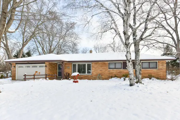 3446 S 104th St, Greenfield, WI 53227