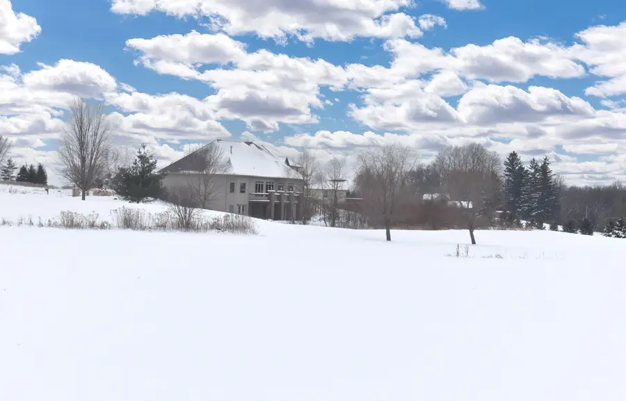 N6393 Tradewinds Cir, Beaver Dam, WI 53916 - Image #2