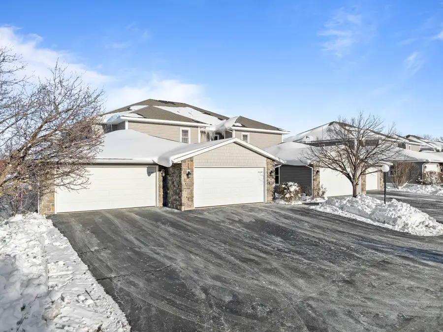 208 Potter Rd, Elkhorn, WI 53121 - Image #2