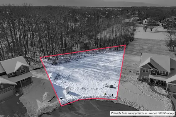 727 Brookview Ct, Caledonia, WI 53402