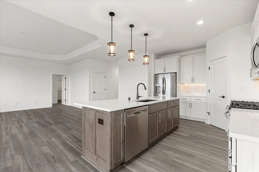 W251N2399 Valleyview Cir, Pewaukee, WI 53072 - #3