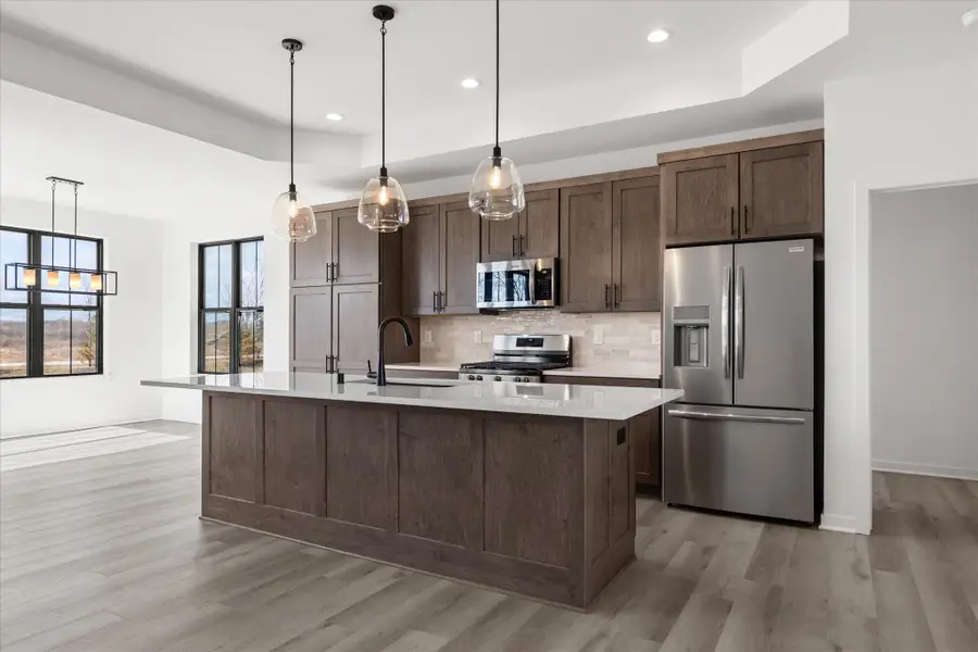 W251N2413 Valleyview Cir, Pewaukee, WI 53072 - #3