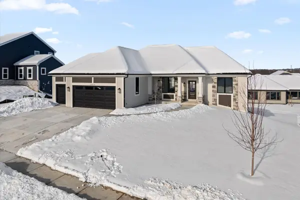 N56W20744 Carnoustie Way, Menomonee Falls, WI 53052