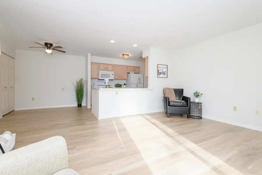 8782 Woodbridge Dr, Greendale, WI 53219 - Image #3