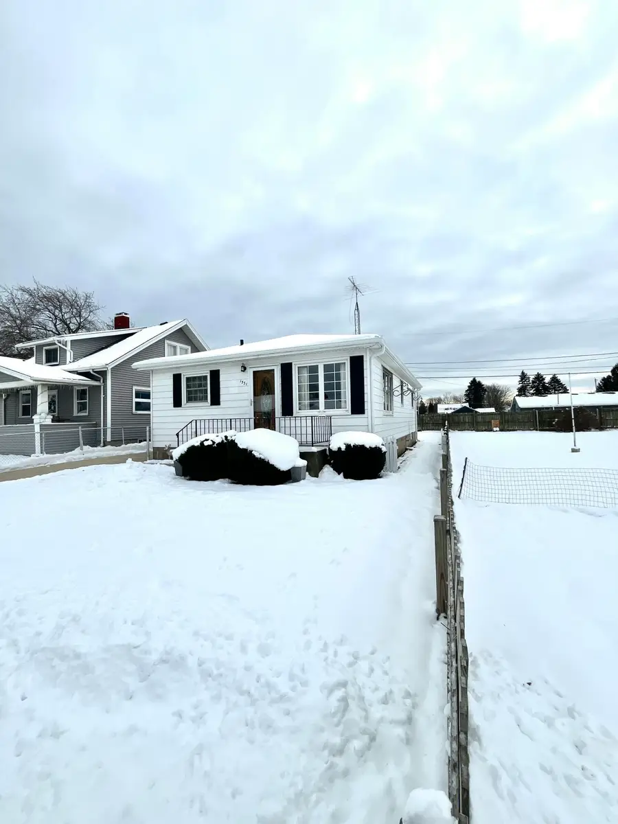 1531 Bryn Mawr Ave, Mount Pleasant, WI 53403 - Image #2