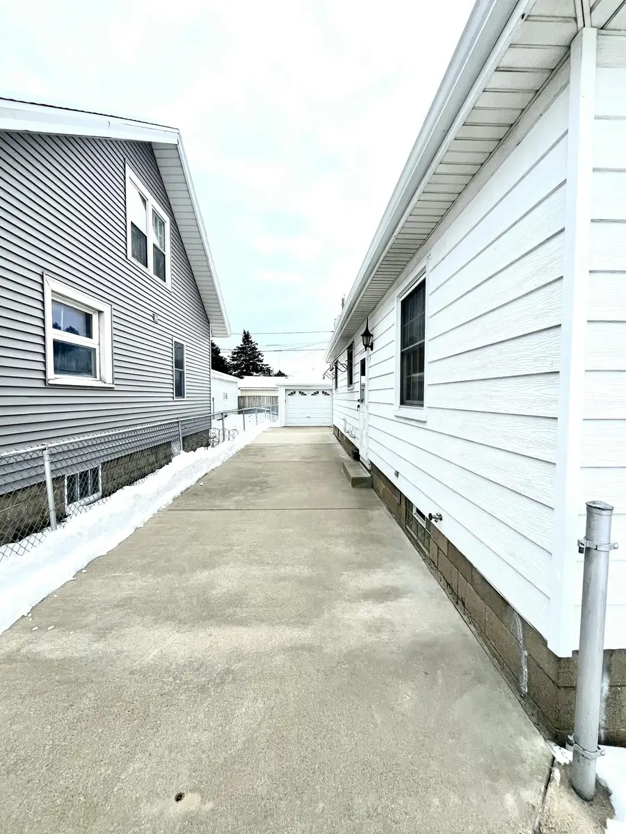 1531 Bryn Mawr Ave, Mount Pleasant, WI 53403 - Image #3