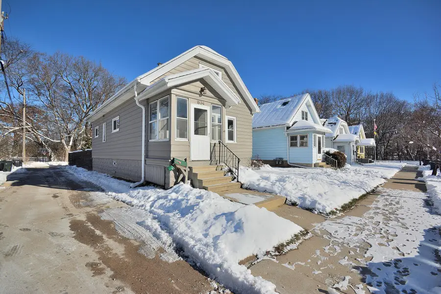 1634 Chestnut St, South Milwaukee, WI 53172 - Image #2
