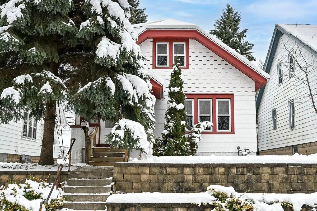 2824 S Lenox St, Milwaukee, WI 53207 - Image #1