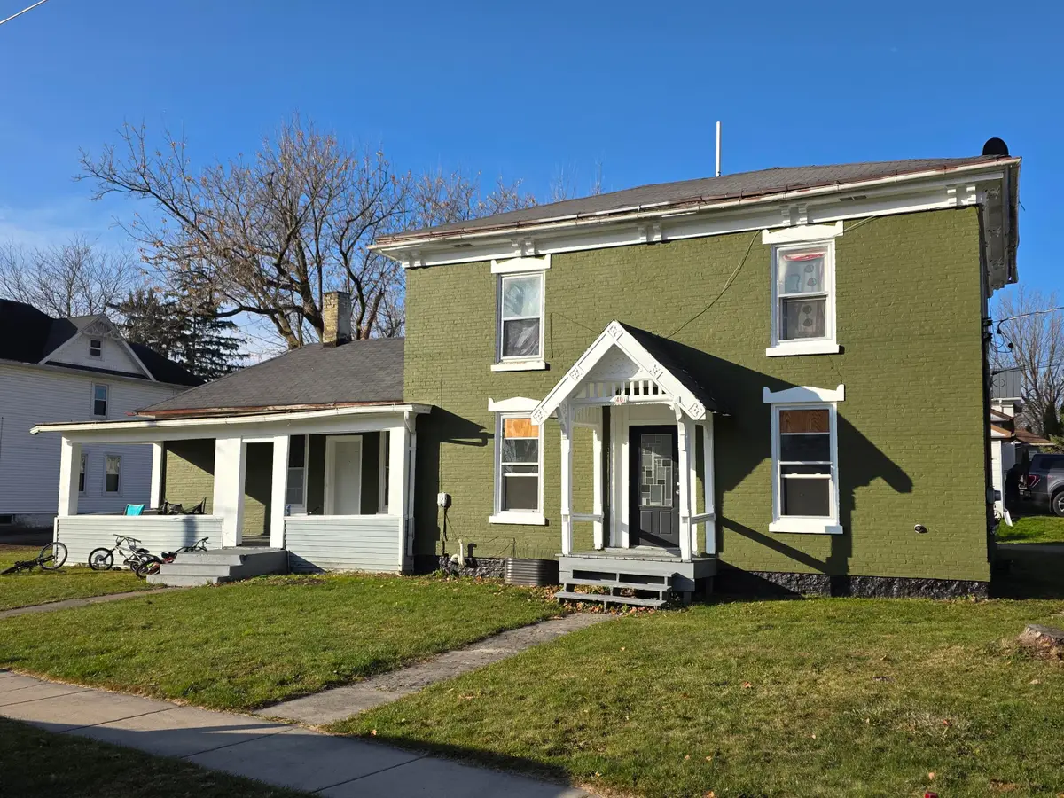 401 S College Ave, Fox Lake, WI 53933 - Image #1