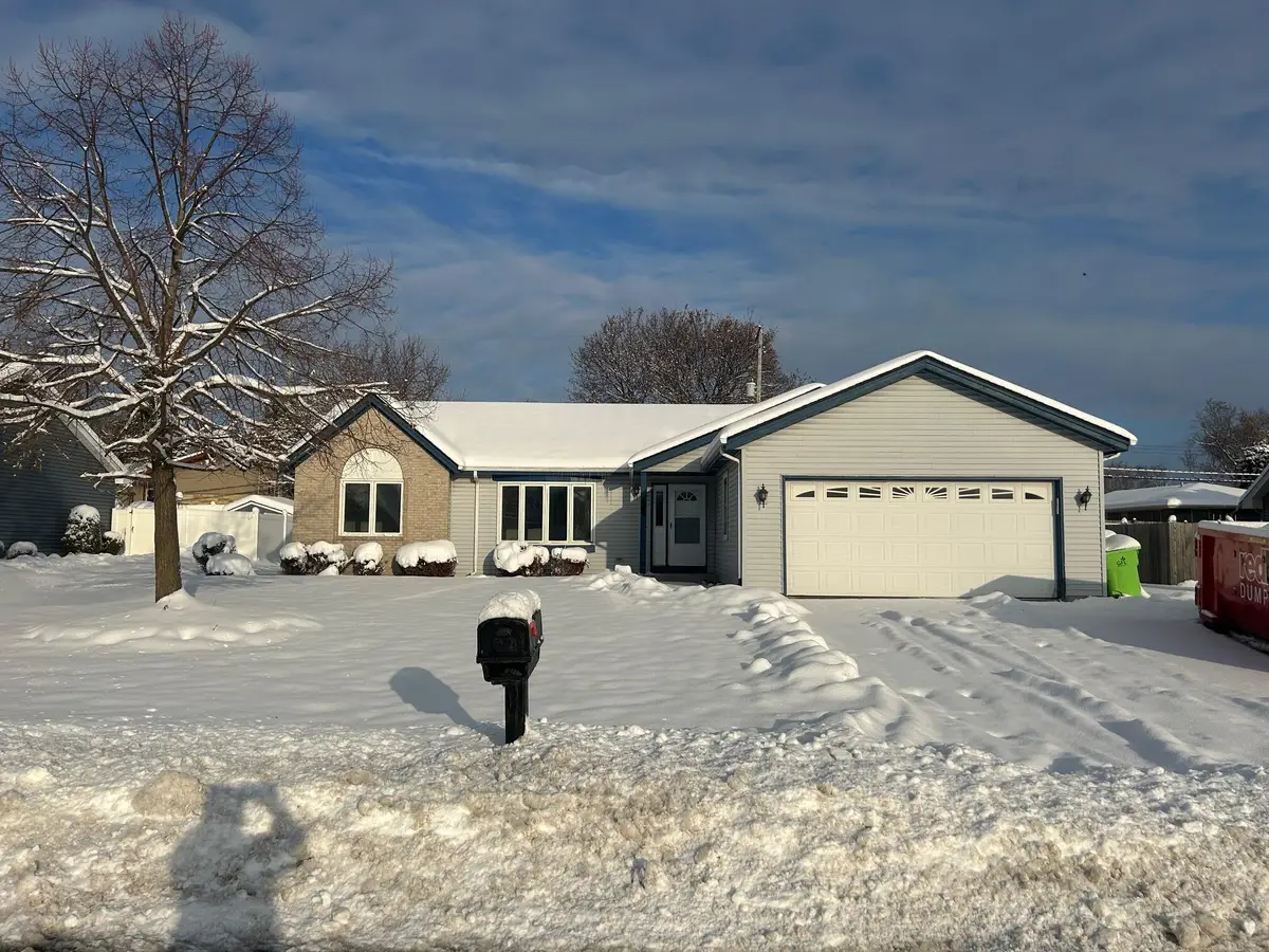 5934 Regency Hills Dr, Mount Pleasant, WI 53406 - Image #1