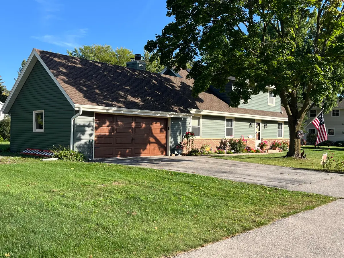 W163S7358 Bay Lane Dr, Muskego, WI 53150 - Image #1