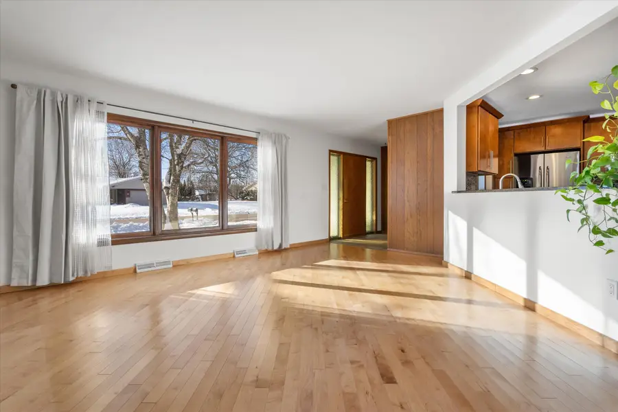 5502 W Silverleaf Ln, Brown Deer, WI 53223 - Image #3