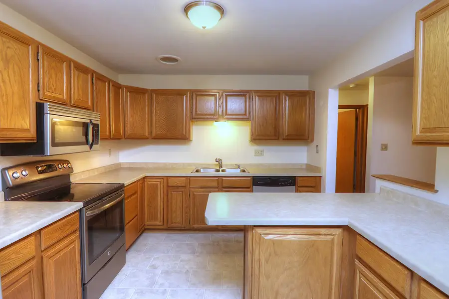 3227 W Meadows Ct, Sheboygan, WI 53081 - Image #3