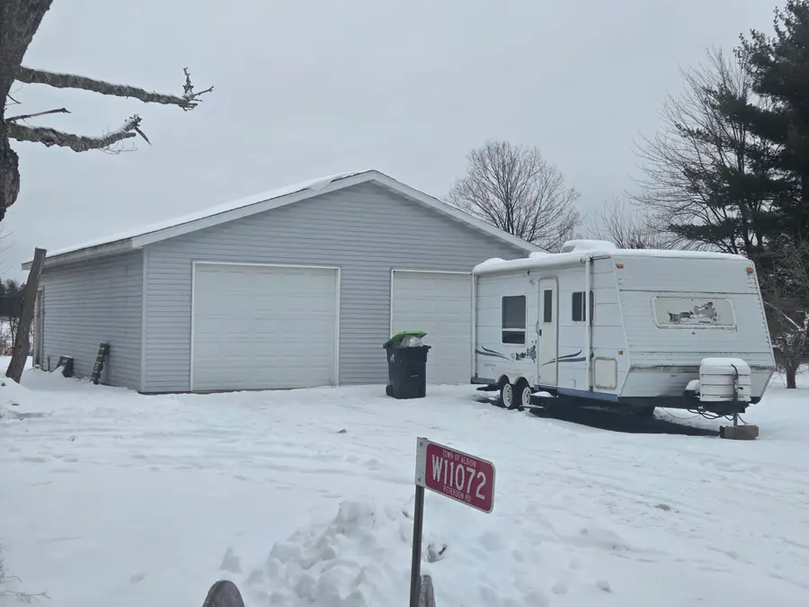 W11072 Peterson Rd, Albion, WI 54615 - Image #2