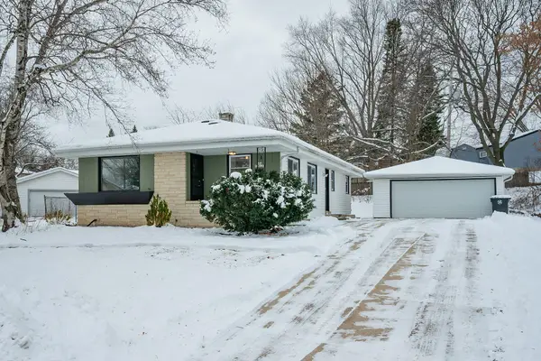 N84W18113 Imperial Ct, Menomonee Falls, WI 53051