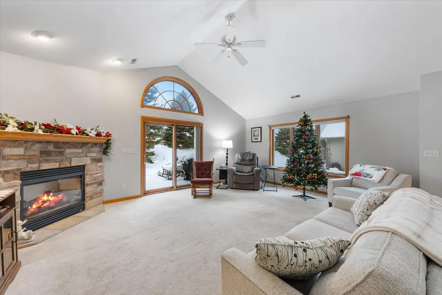 N160W18903 Oakland Dr, Jackson, WI 53037 - Image #3