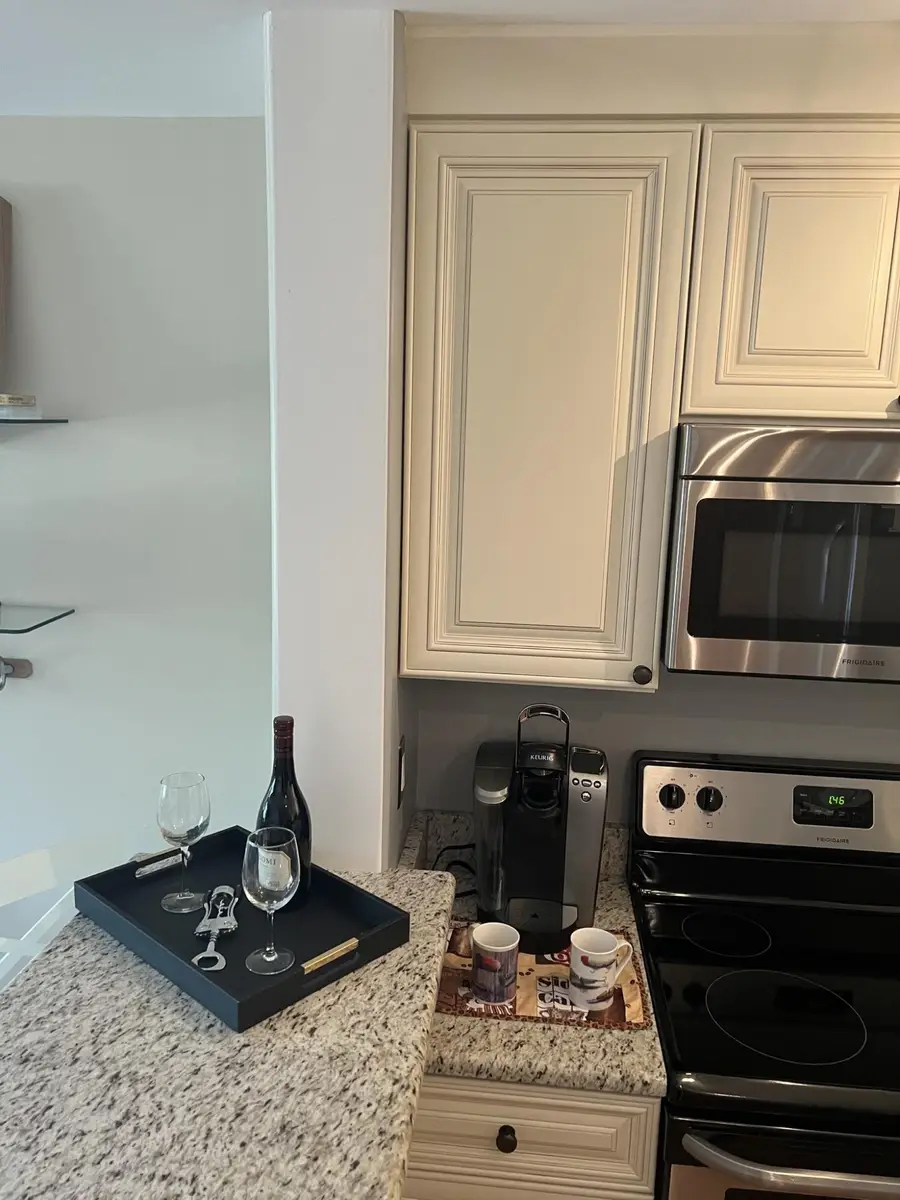 22 Zurich Ct, Lake Geneva, WI 53147 - Image #2