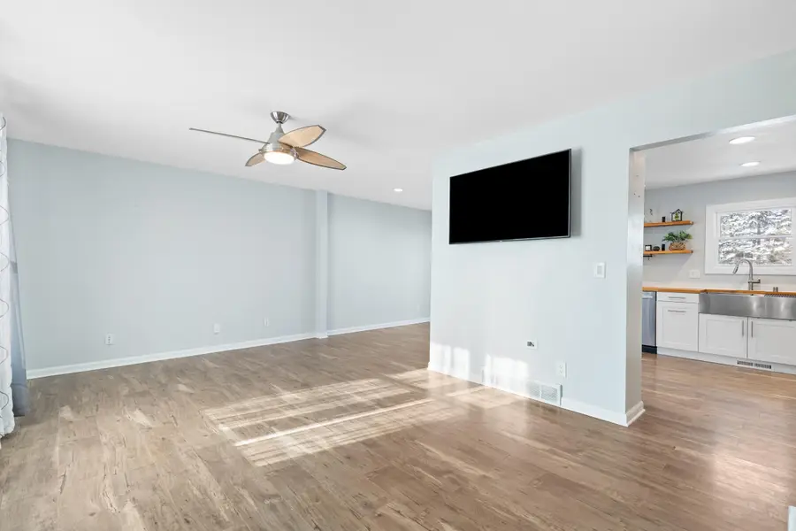 2008 Lenora Dr, West Bend, WI 53090 - Image #3