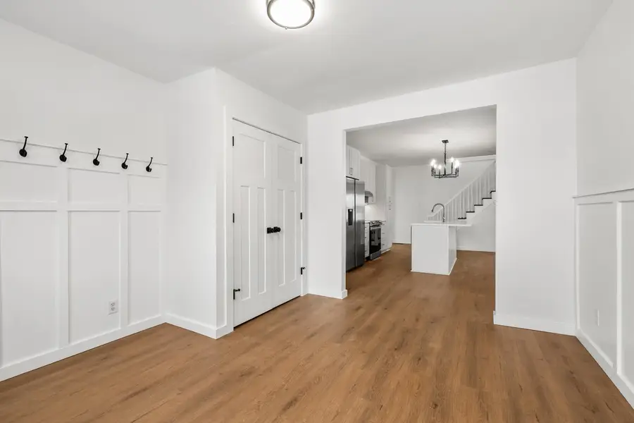 1229 Hintgen Ct, La Crosse, WI 54601 - Image #2