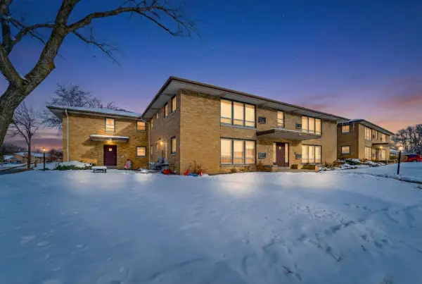 9126 W Grantosa Dr, Milwaukee, WI 53225