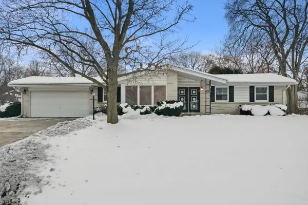 3455 S Russel Rd S, New Berlin, WI 53151