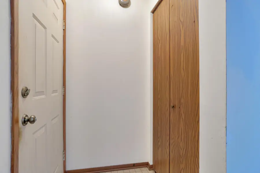 1619 Dover Dr, Waukesha, WI 53186 - Image #3