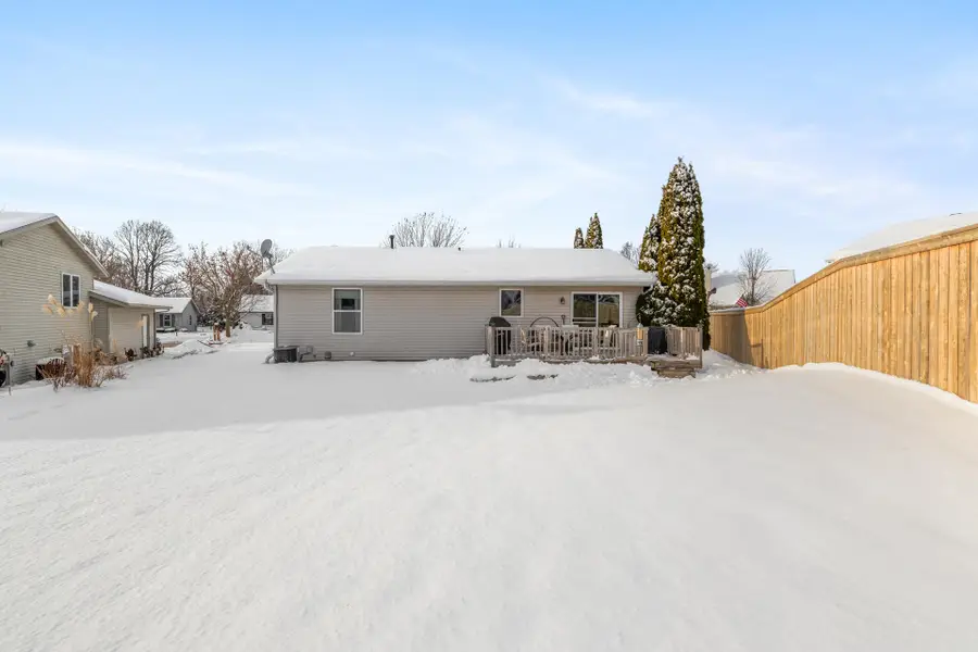 1580 Foxtail Dr, Hartford, WI 53027 - Image #3