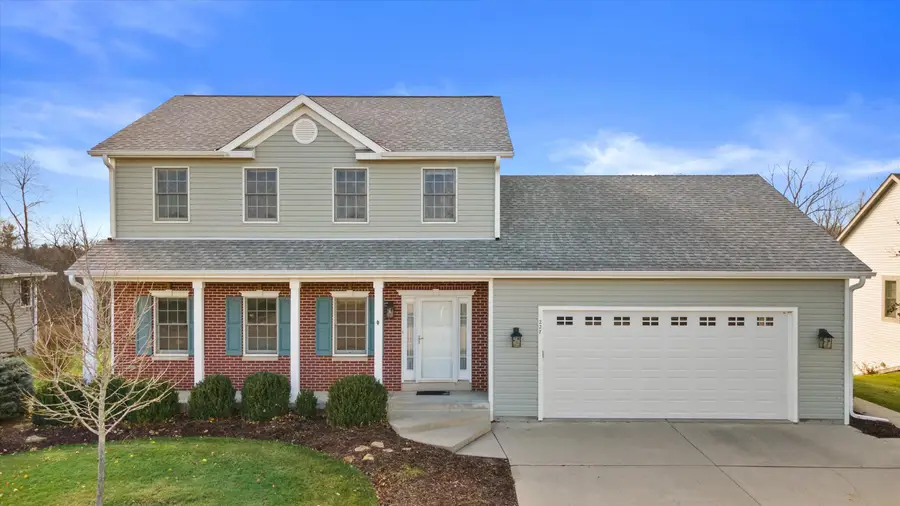 227 Shore Cir, Oconomowoc, WI 53066 - Image #2