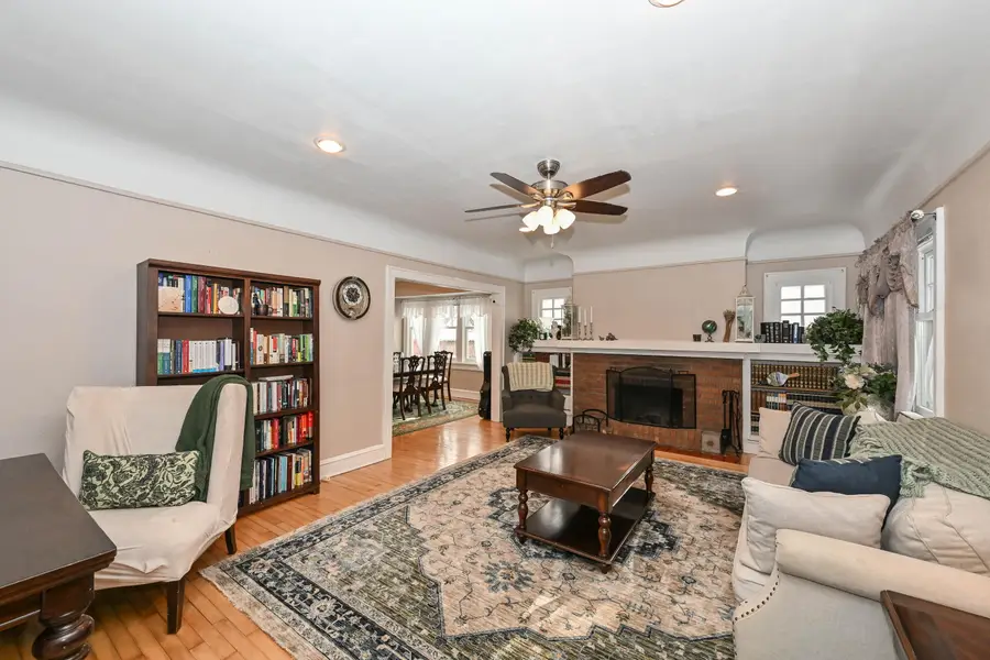 2804 N Grant Blvd, Milwaukee, WI 53210 - Image #2