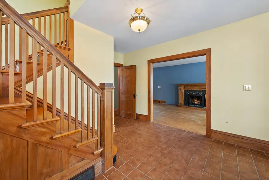 527 N Hartwell Ave, Waukesha, WI 53186 - Image #3