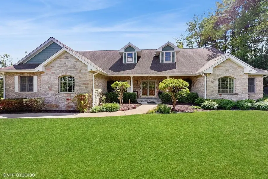 2917 Bridlepath Ct, Lyons Town, WI 53147 - Image #2