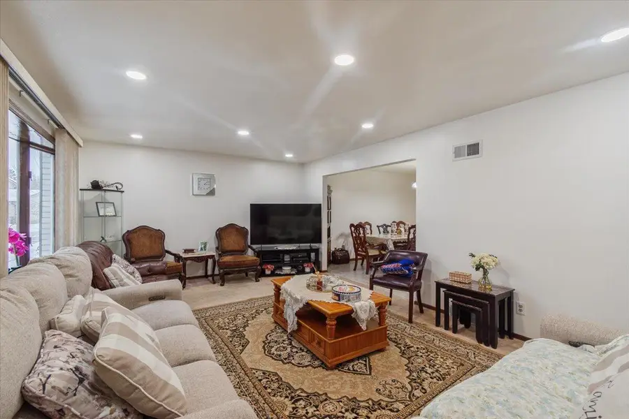 5508 Serene Ct, Greendale, WI 53129 - Image #3