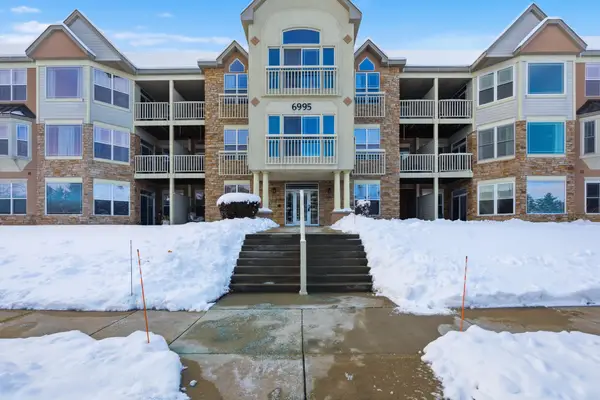 6995 S Riverwood Blvd Blvd, Franklin, WI 53132