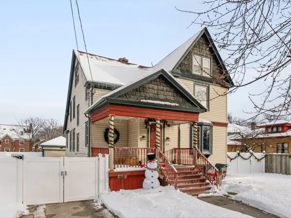 711 N 10th St, Manitowoc, WI 54220