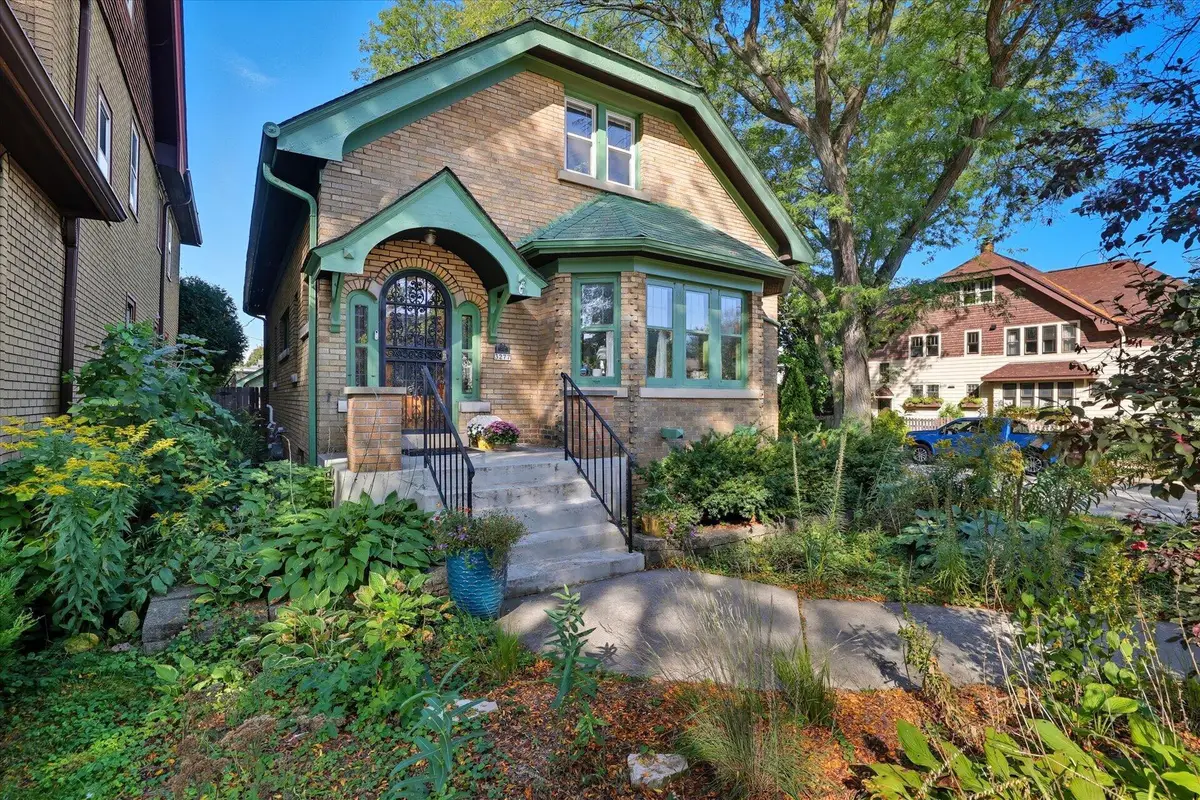 3277 N Humboldt Blvd, Milwaukee, WI 53212 - Image #1