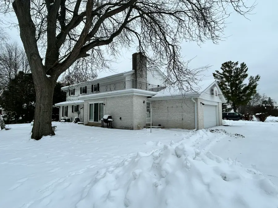 1100 W Duchess Ct, Bayside, WI 53217 - Image #3