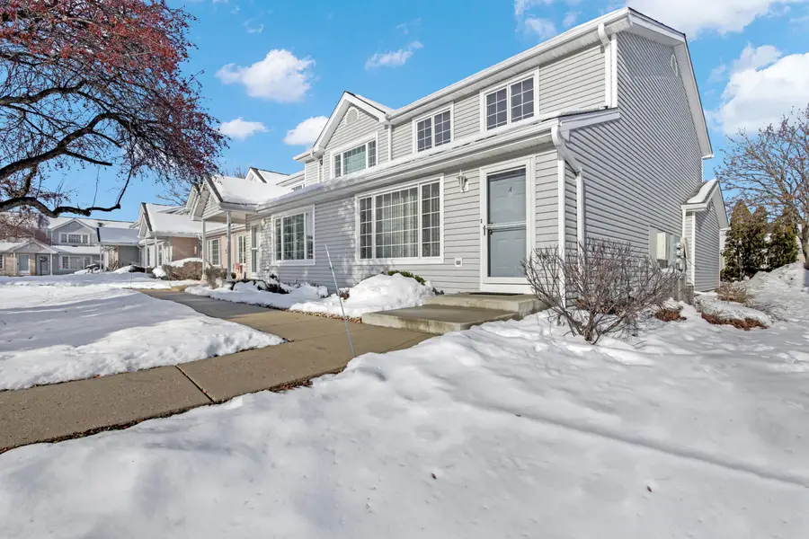 10320 W Whitnall Edge Cir, Franklin, WI 53132 - Image #3