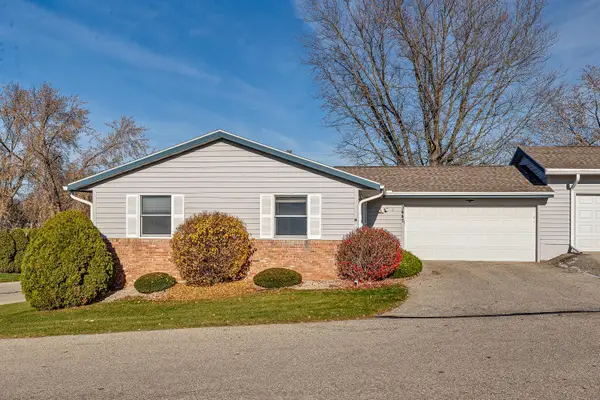 3447 Linbridge Ct, La Crosse, WI 54601