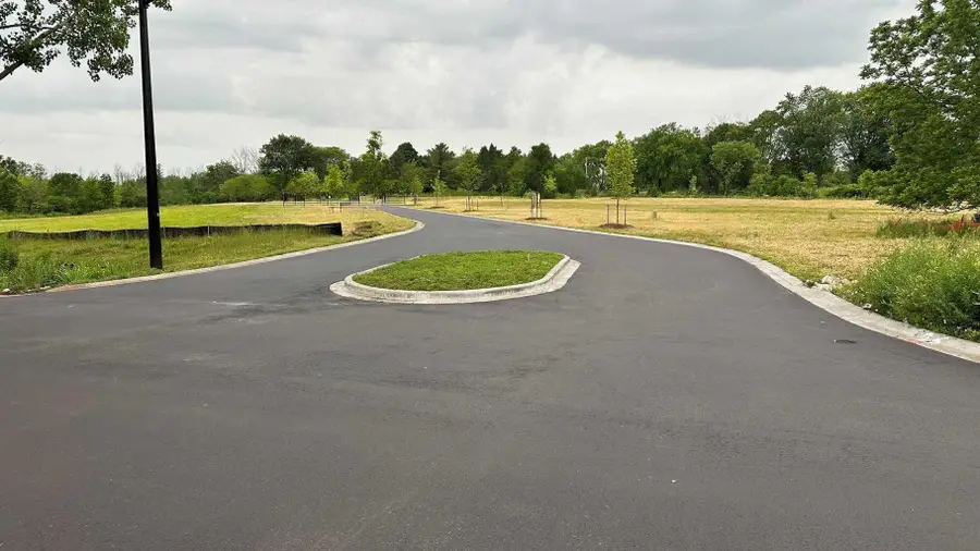 3760 W Club Cir, Mequon, WI 53092 - #3