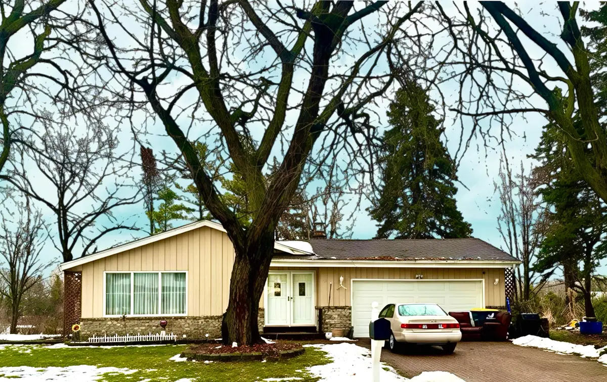 1929 Sunnyside Dr, Waukesha, WI 53186 - Image #1