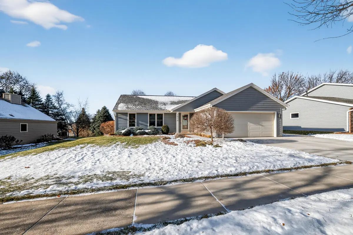 1914 Harvest Ln, Waukesha, WI 53186 - #1