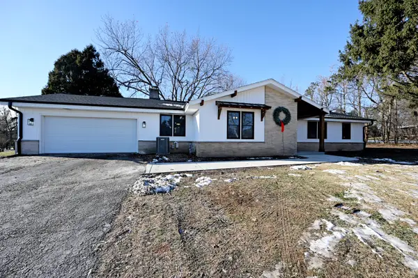 2115 Genesee St, Delafield, WI 53018