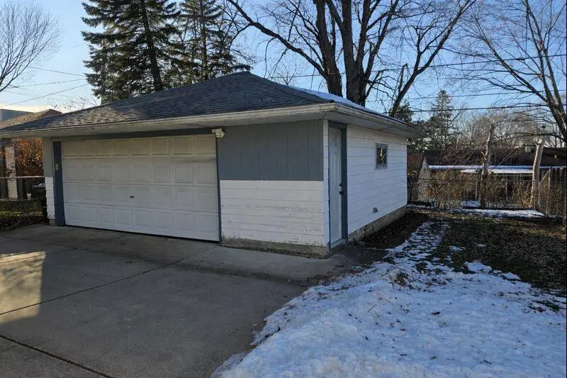 2573 S 76th St, West Allis, WI 53214 - Image #2