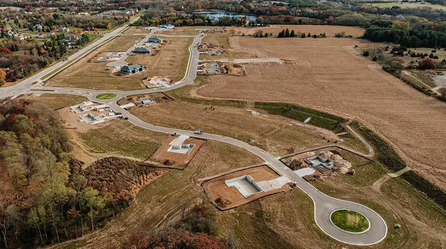 454 W Talbots Woods Dr, Dousman, WI 53066 - #2