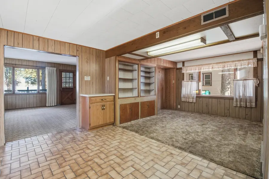 1324 W Green Lake Dr, Farmington, WI 53090 - Image #3