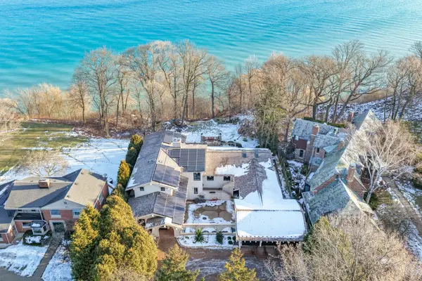 4686 N Lake Dr, Whitefish Bay, WI 53211