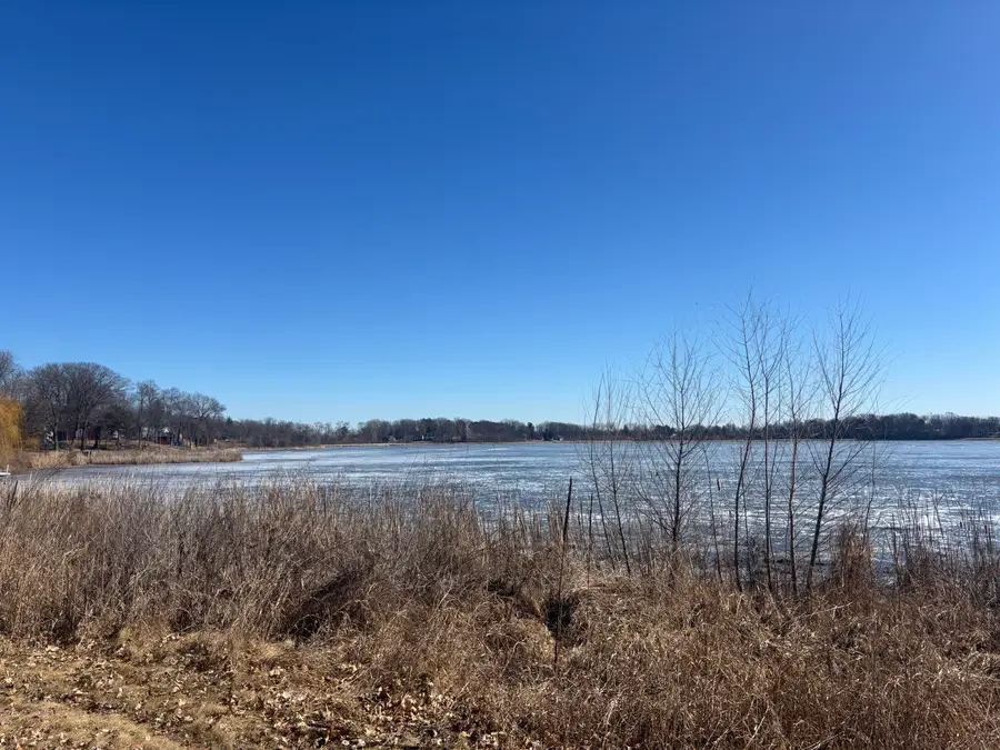 W6773 Lakeshore Cir, Sugar Creek, WI 53121 - Image #3