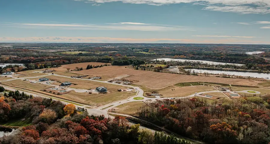 484 W Talbots Woods Dr, Dousman, WI 53066 - #3